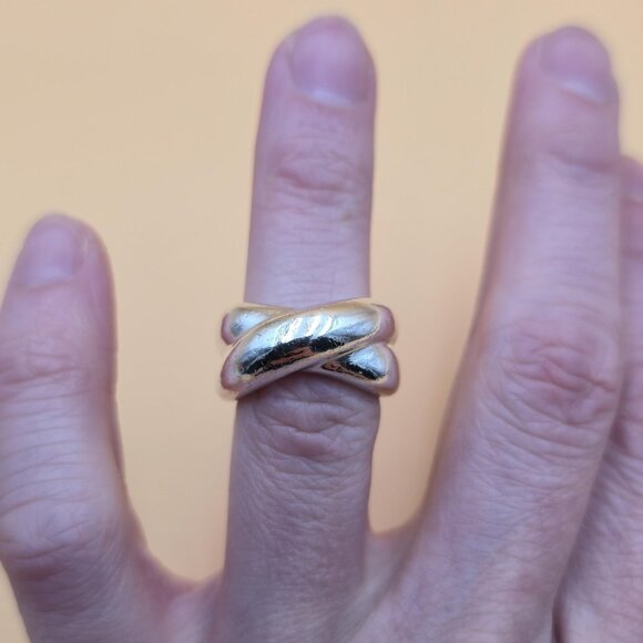 Size 6 Sterling Silver Heavy Cross Over Style Unisex Band Ring A5195 - Picture 3 of 8